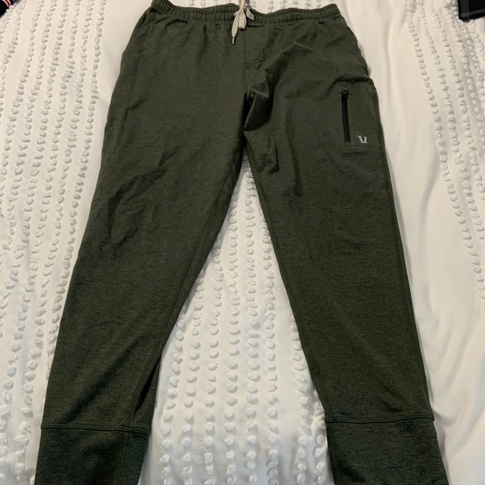 Vuori Sunday Joggers - Green